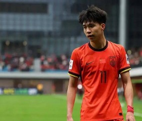 18岁少年王钰栋引领国足生死战