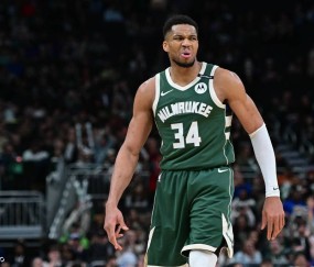 NBA官网公布新赛季东部前十球员 字母哥居首