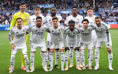 1-0！姆巴佩被红牌罚下，皇马世界波致胜，落后巴萨4分，西甲争冠仍有希望